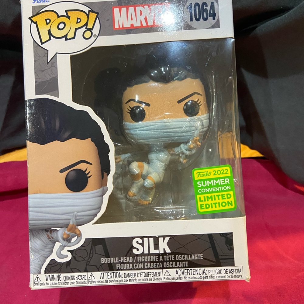 Marvel Silk Bobble-Head Figure